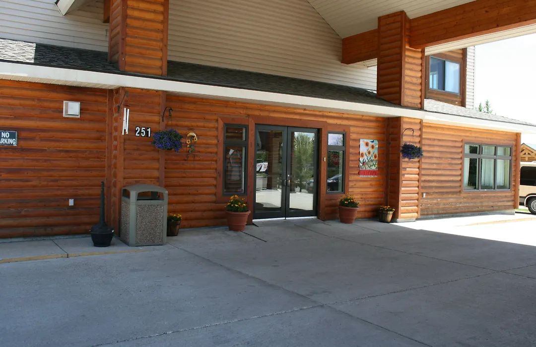 Yellowstone Lodge-1