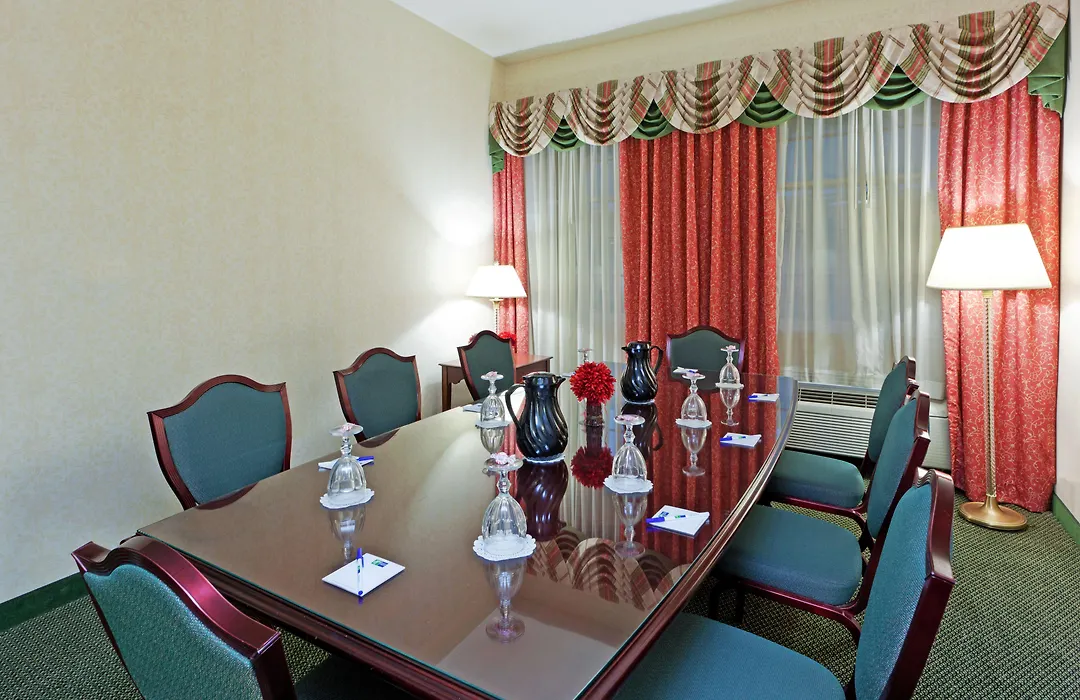 Holiday Inn Express State College At Williamsburg Square By Ihg-1