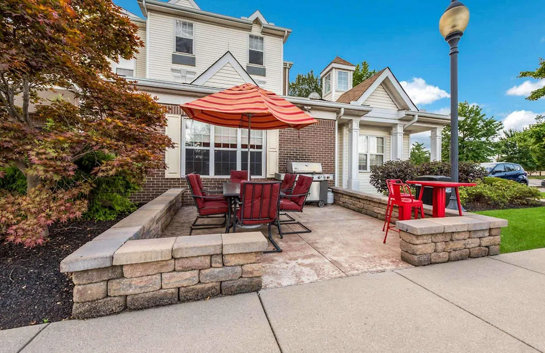 Birch Hills Suites - Blue Ash-1
