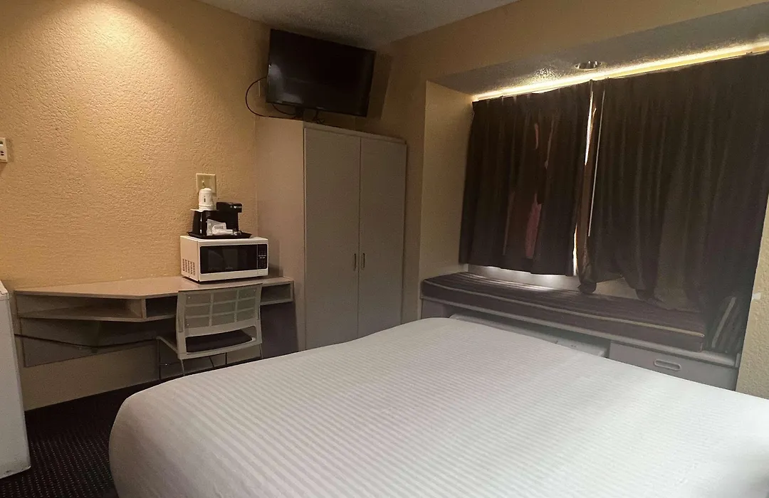 Microtel Inn & Suites By Wyndham Houston/Webster/Nasa/Clearlake-1