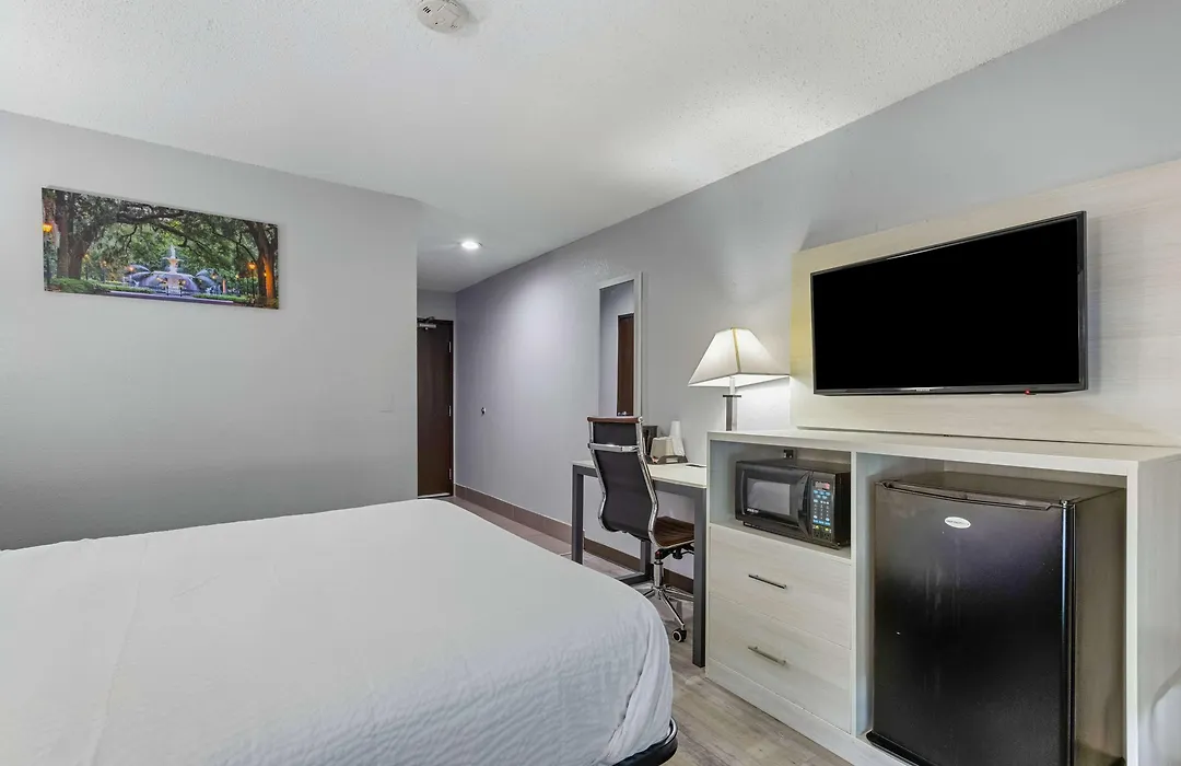 Days Inn By Wyndham Savannah Gateway I-95-1