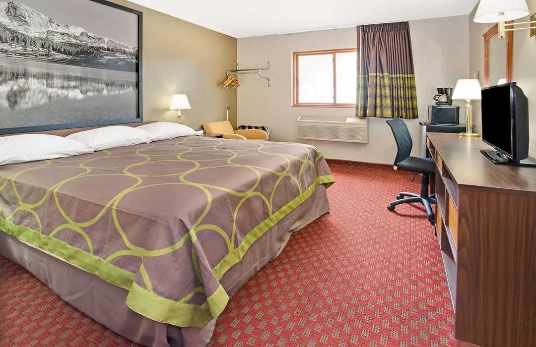 Super 8 By Wyndham Longmont/Del Camino-1