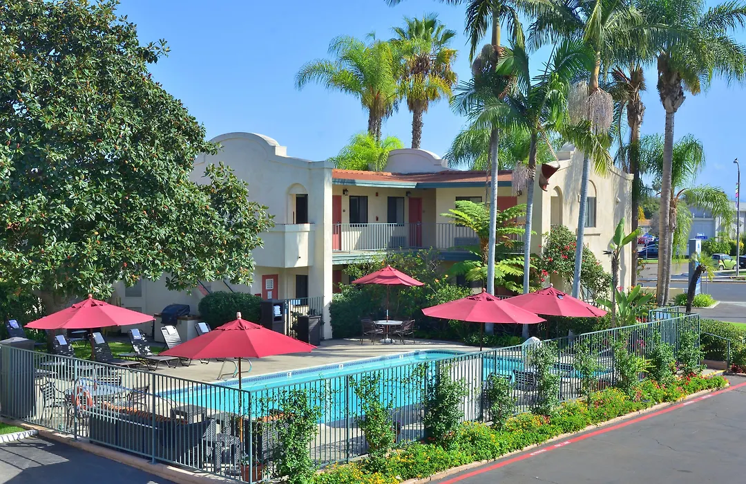 Lamplighter Inn & Suites At Sdsu-1