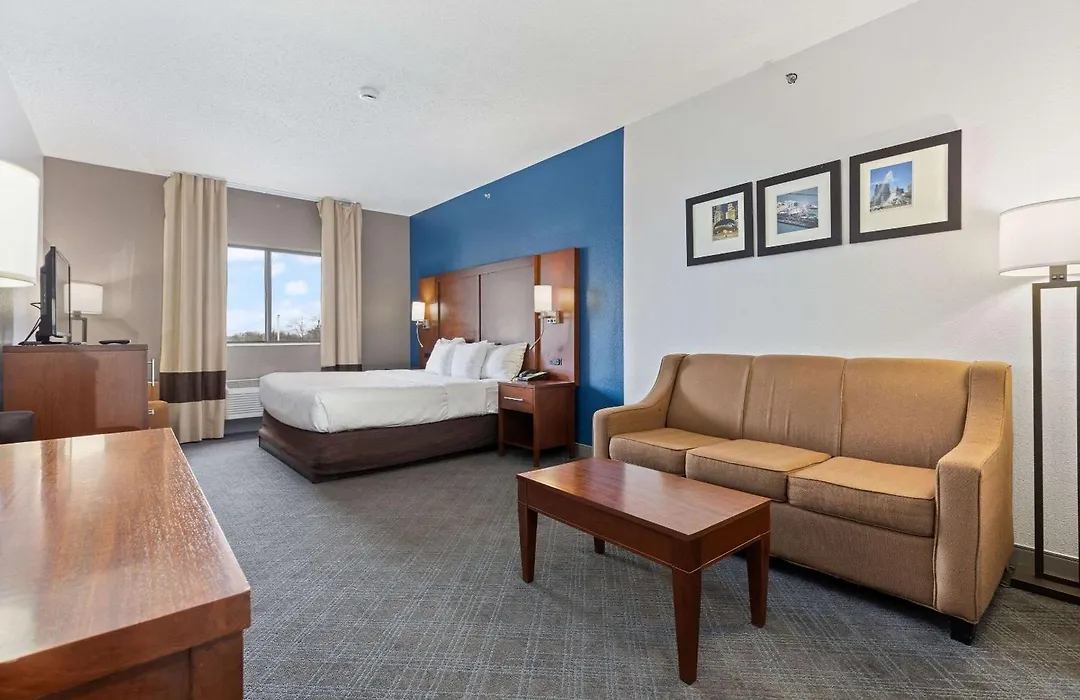 Comfort Suites Lombard - Addison-1