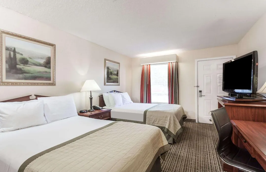 Baymont By Wyndham Hickory-1