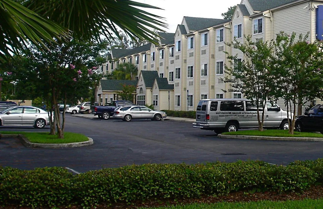 Hometown Inn & Suites Jacksonville Butler Blvd./Southpoint-1