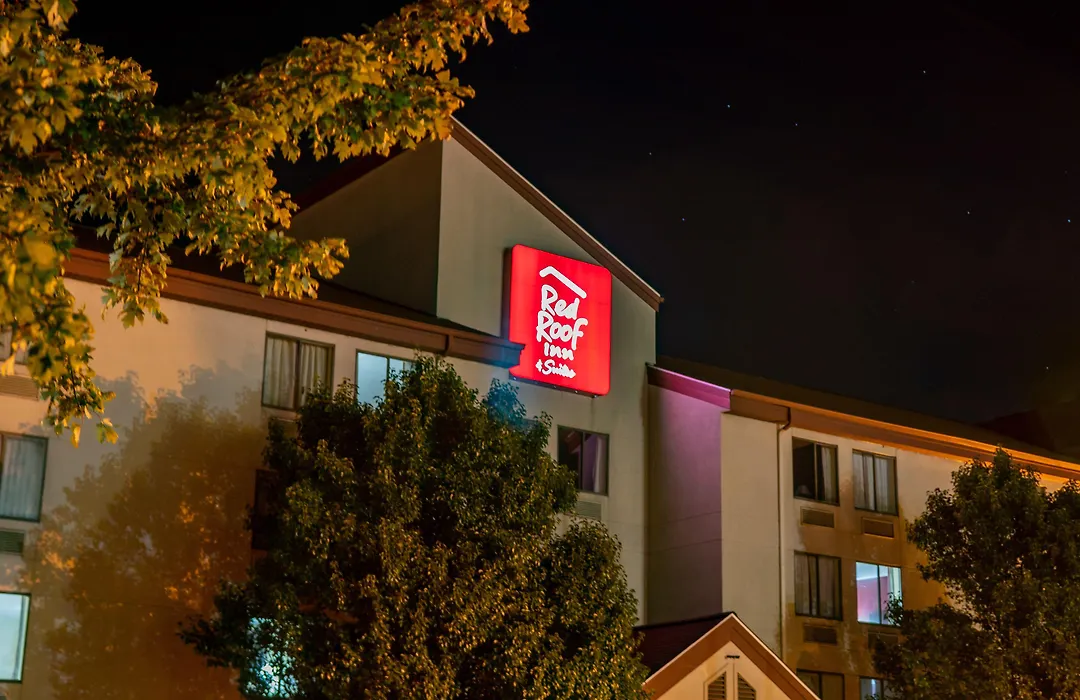 Red Roof Inn & Suites Indianapolis Airport-1