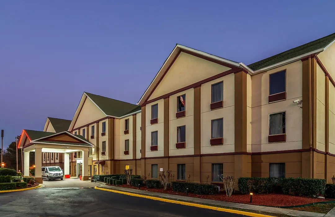 Red Roof Plus+ & Suites Atlanta Airport South-1