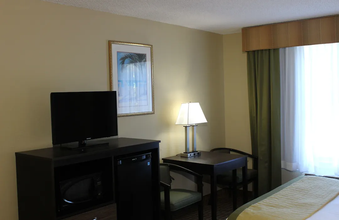 Baymont Inn & Suites By Wyndham Fort Myers I-75-1
