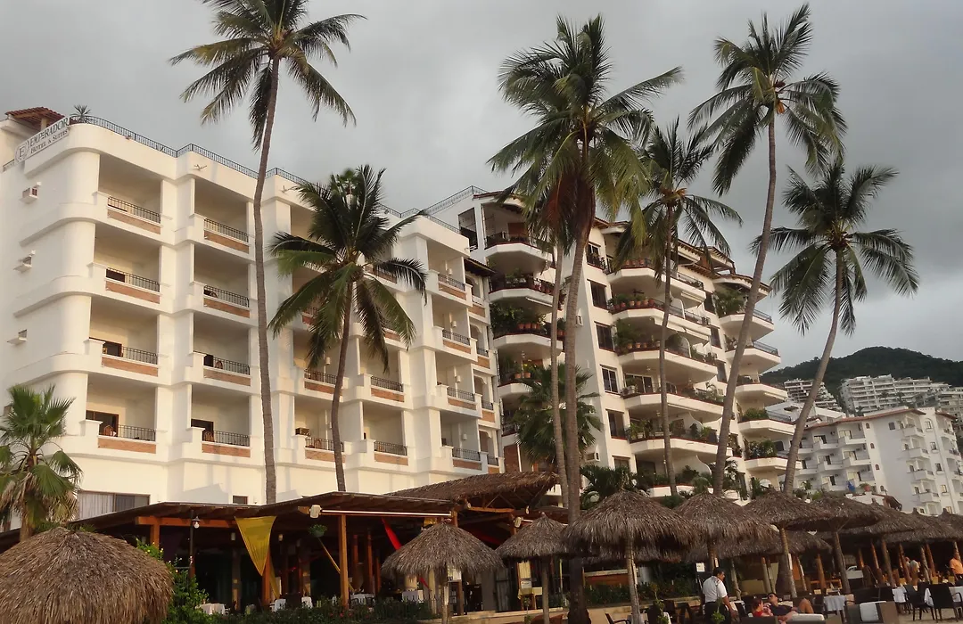 Emperador Vallarta Beachfront Hotel And Suites-1