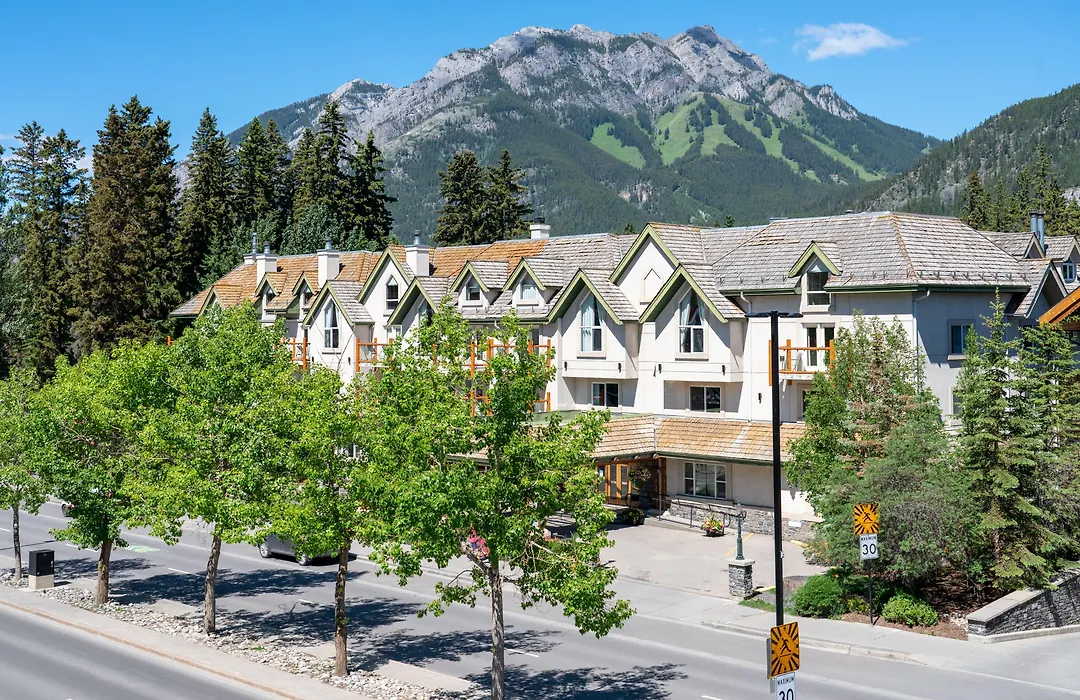The Rundlestone Lodge-1