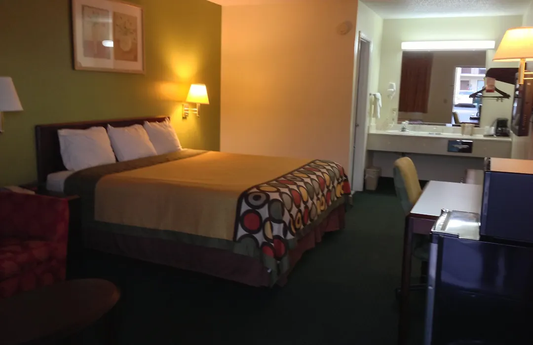 Super 8 By Wyndham Florence-1