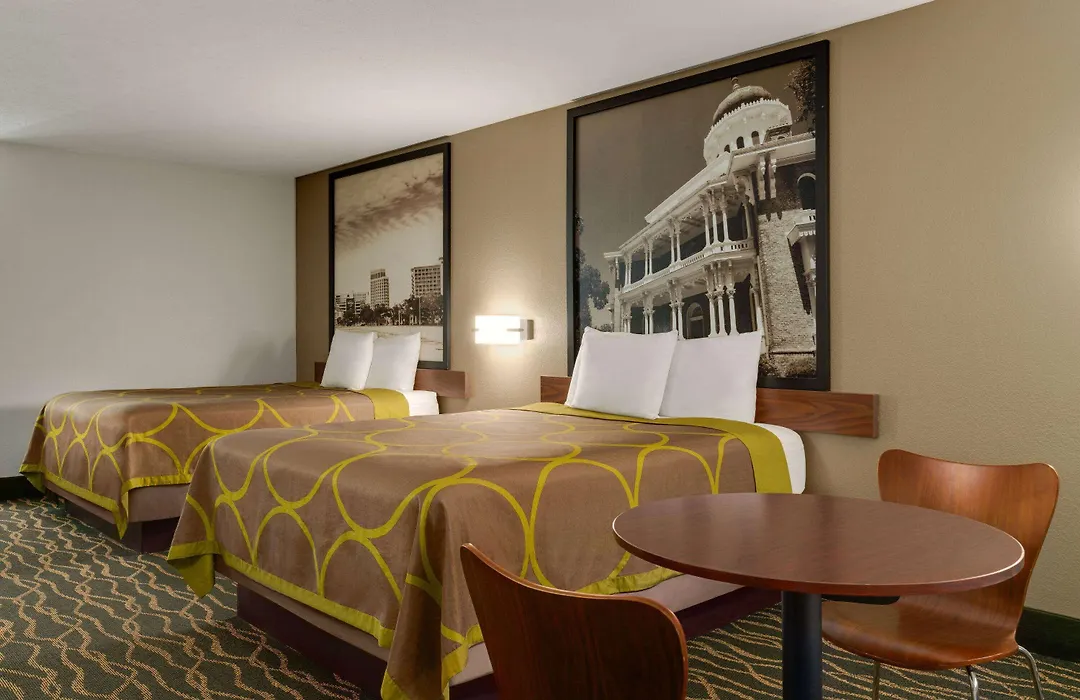 Super 8 By Wyndham Pearl/Jackson Airport-1