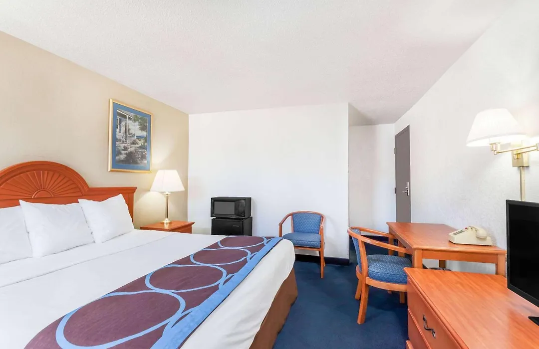 Super 8 By Wyndham Montgomery Maybrook-1
