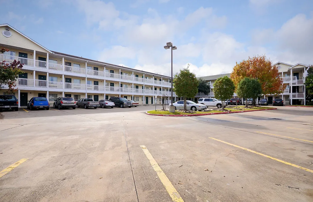 Intown Suites Extended Stay Select Houston Tx - Stafford-1