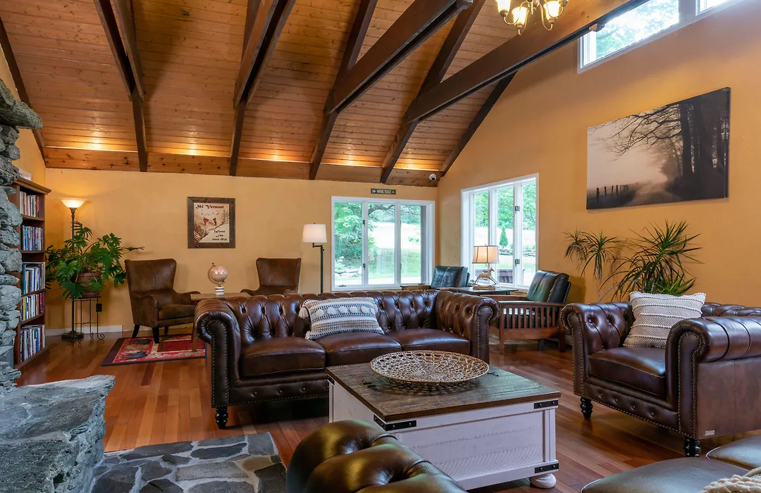 White Horse Lodge-1
