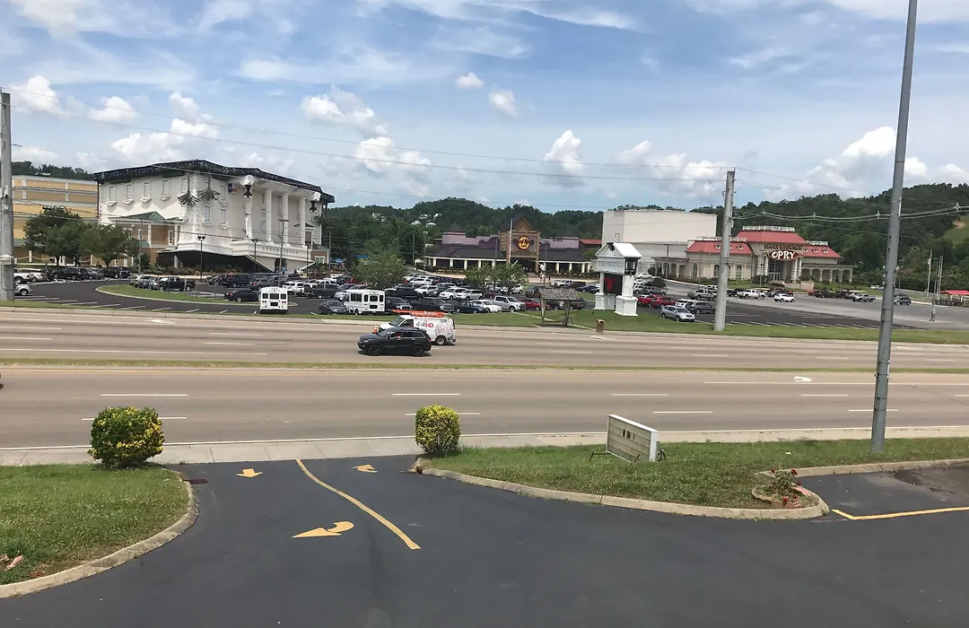 Smoky View Inn-1