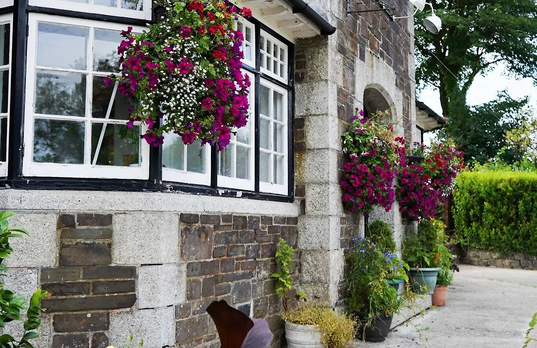 Fox & Hounds Hotel-1