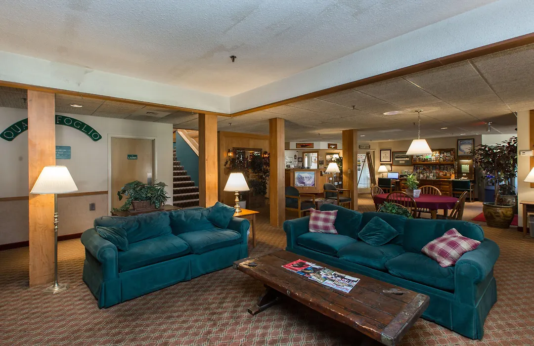 Commodores Inn-1