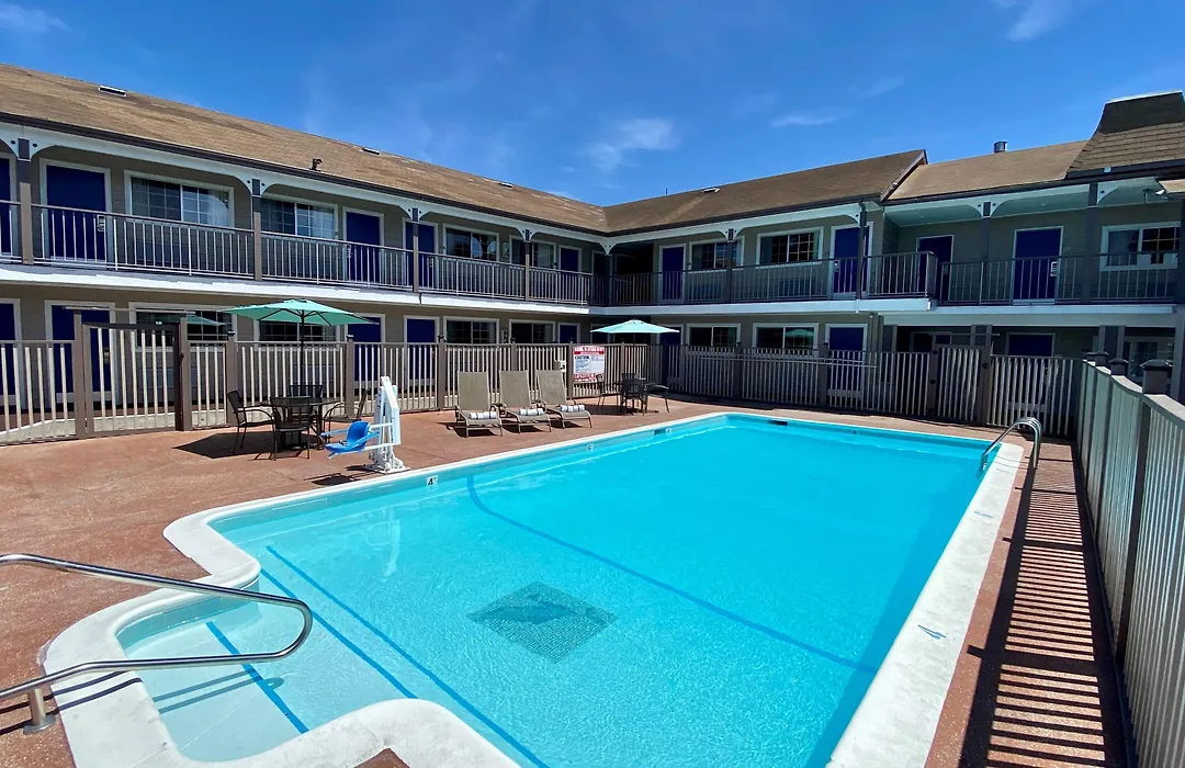 Surestay Hotel By Best Western Santa Cruz-1
