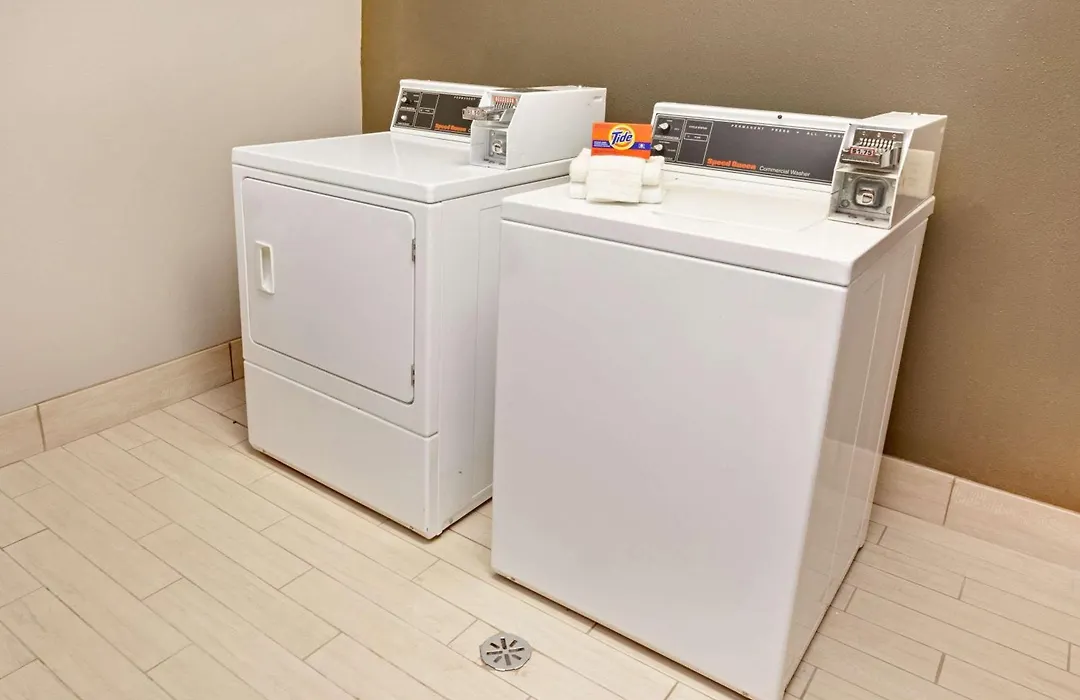 Super 8 By Wyndham South Bend-1