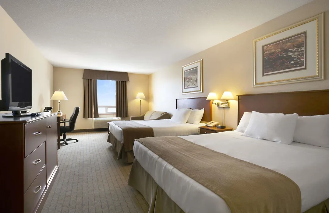 Days Inn By Wyndham Moose Jaw-1