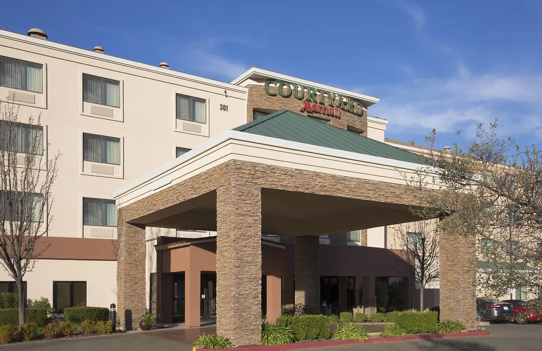 Courtyard By Marriott Roseville Galleria Mall/Creekside Ridge Drive-1