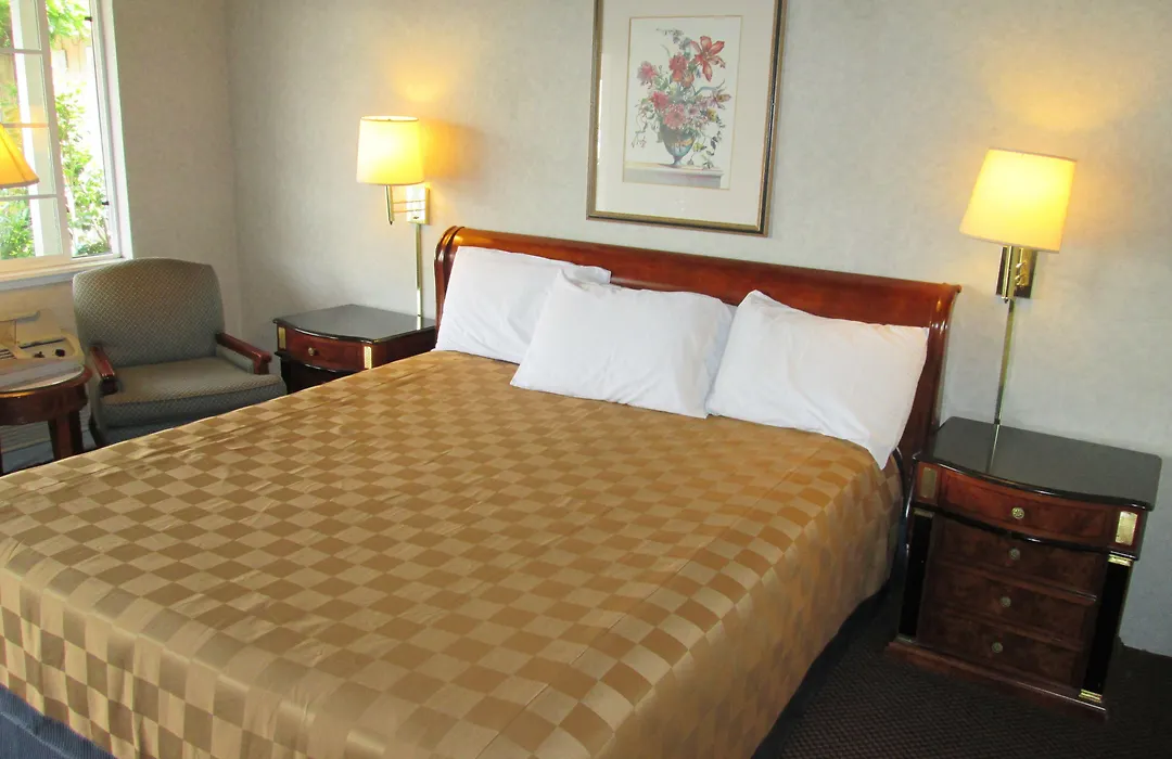 Discovery Inn Monterey Bay-1