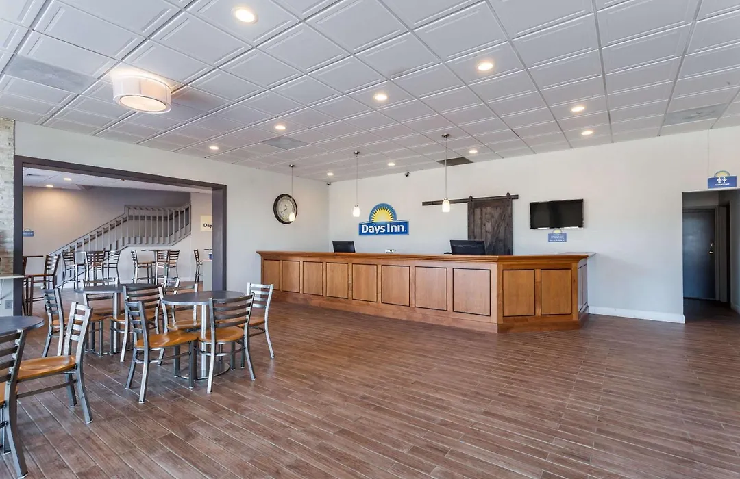 Days Inn & Suites By Wyndham Lancaster Amish Country-1