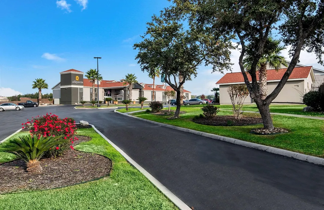 La Quinta Inn By Wyndham San Antonio Brooks City Base-1