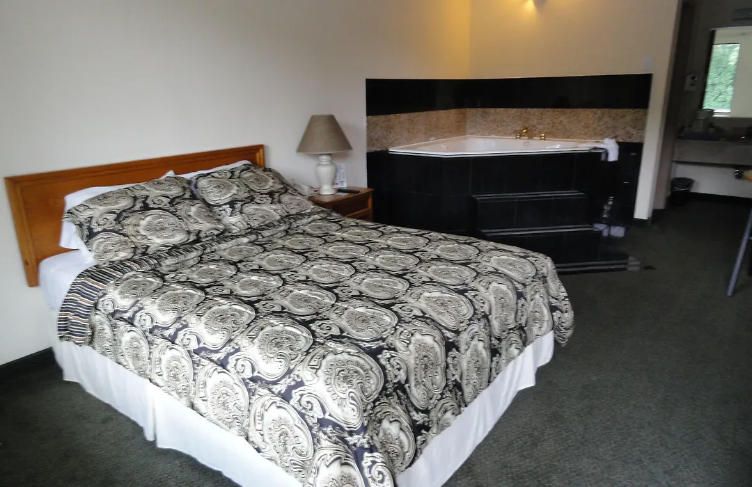 Travelers Inn & Suites-1