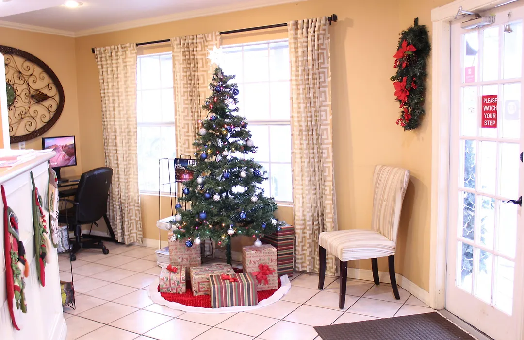 Gazebo Inn-1