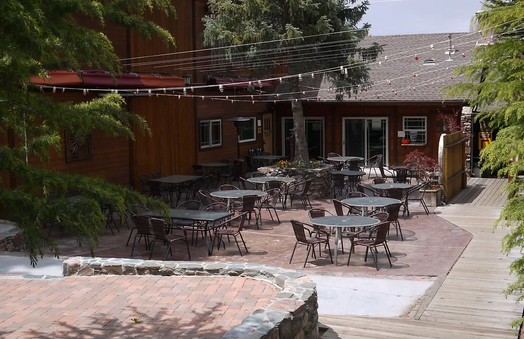 Robinhood Resort-1