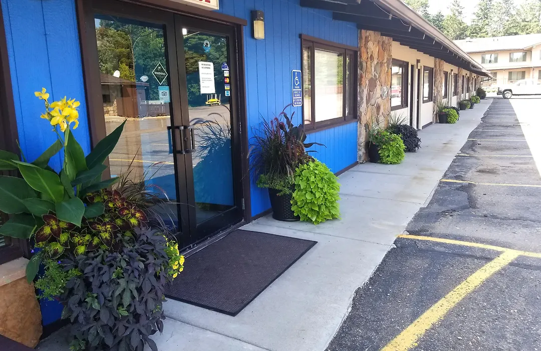 Americas Best Value Inn Hinckley-1