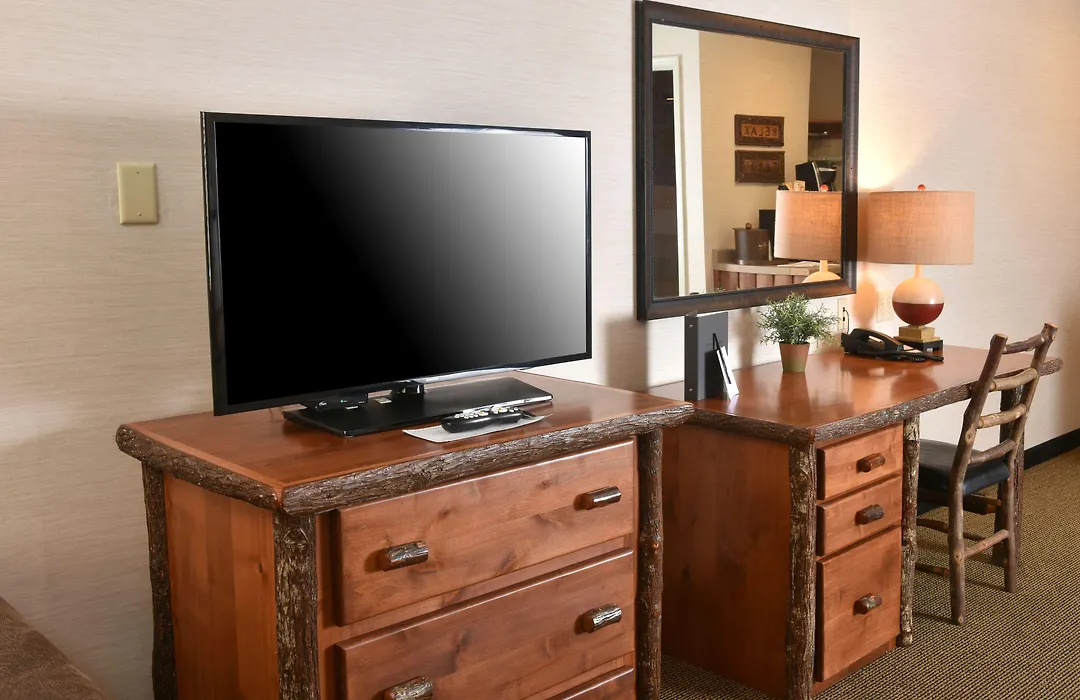 Cedar Creek Hotel Wausau - Rothschild-1