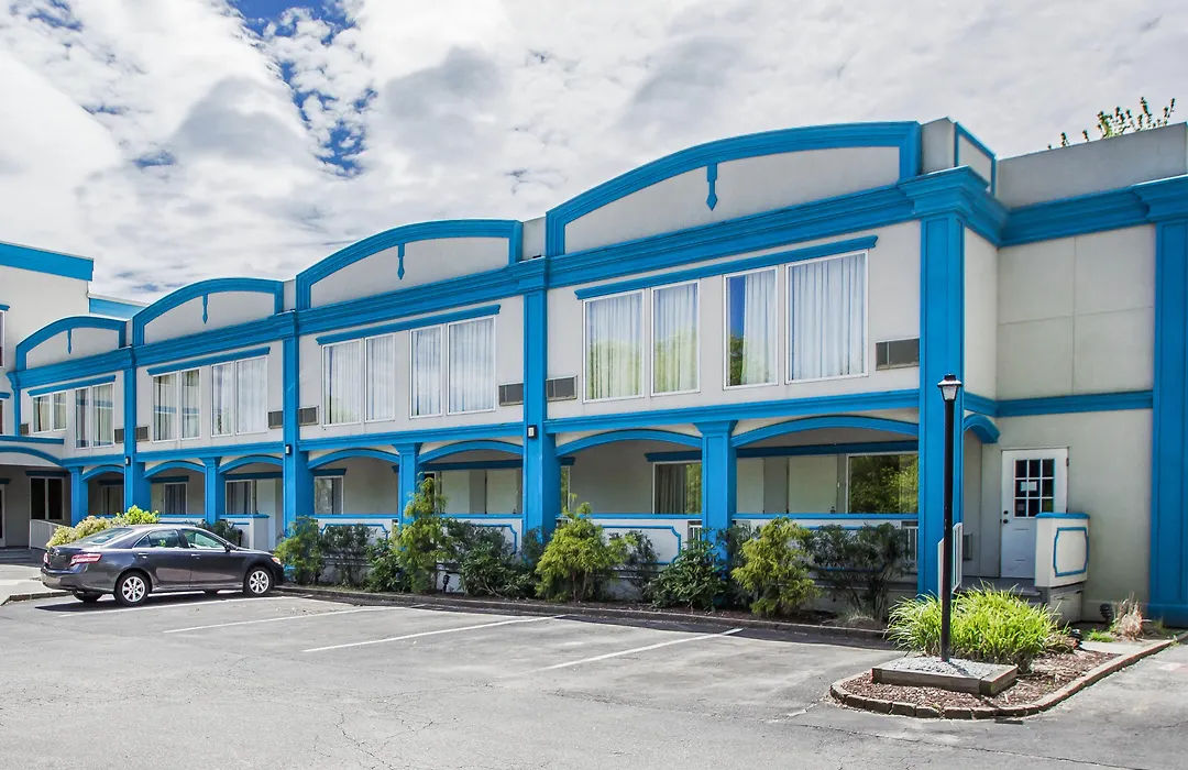 Econo Lodge Inn & Suites Old Saybrook - Westbrook-1