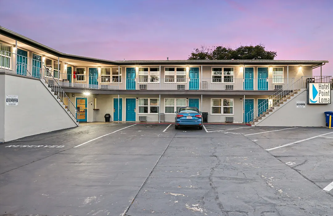 Hotel Point Loma-1