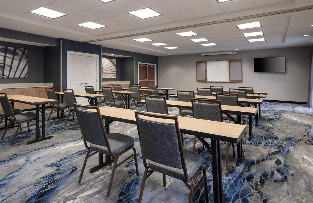 Fairfield Inn & Suites Denton-1