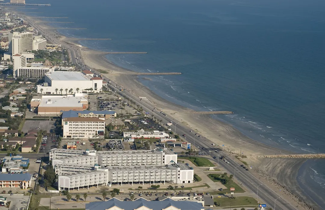 Casa Del Mar Beachfront Suites-1