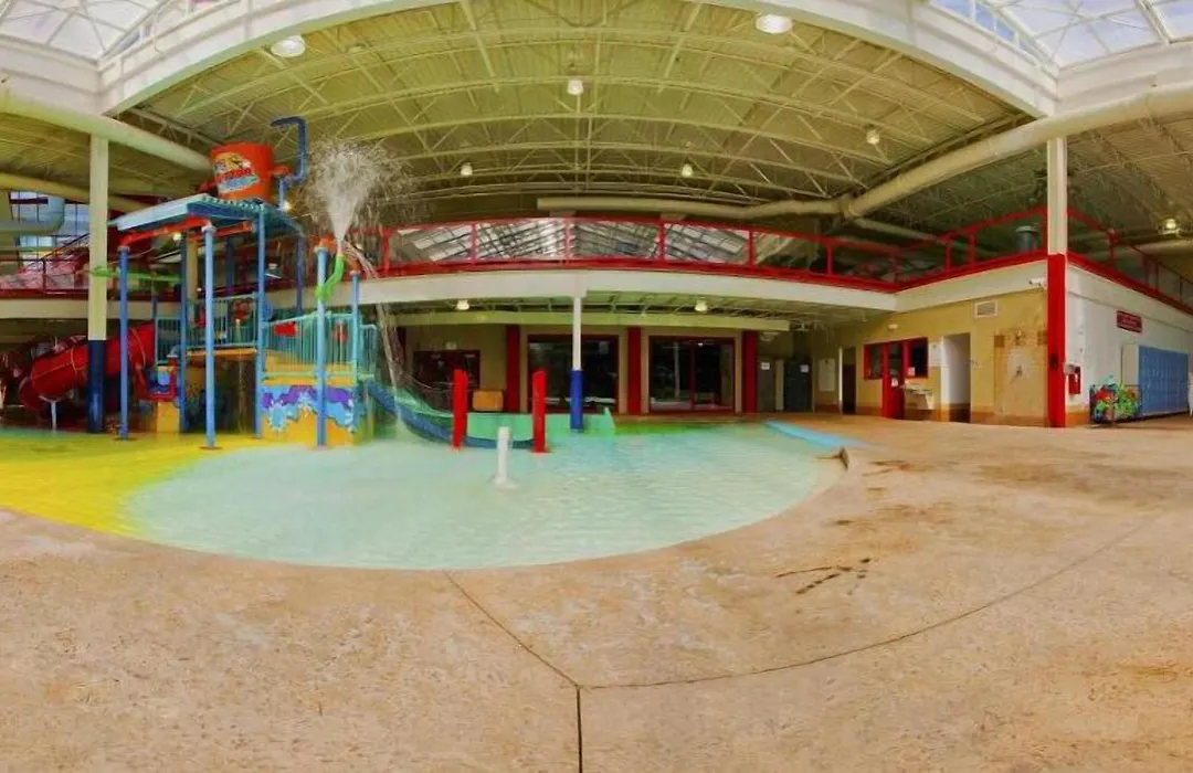 Triple Play Resort Hotel & Suites-1