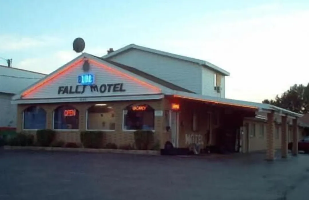 Blue Falls Motel-1