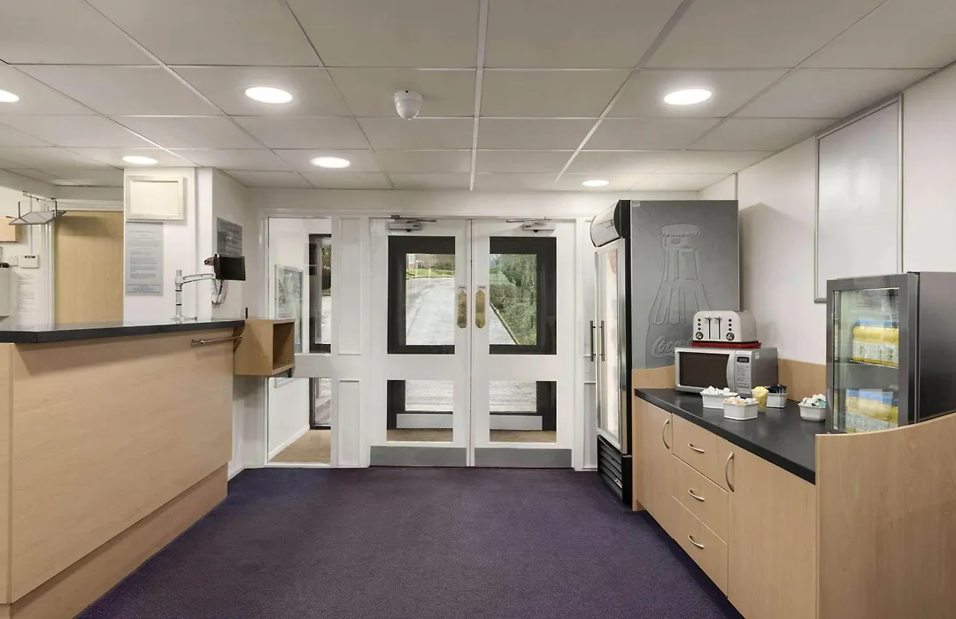 Days Inn Bridgend Cardiff-1