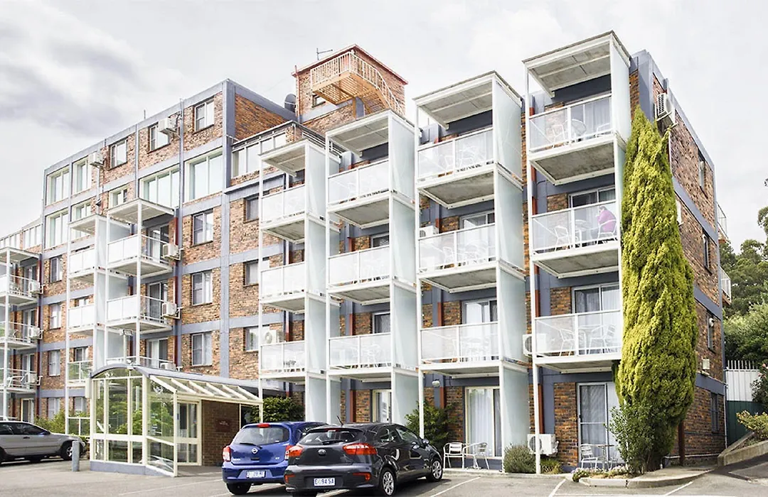 Adina Place Motel Apartments-1