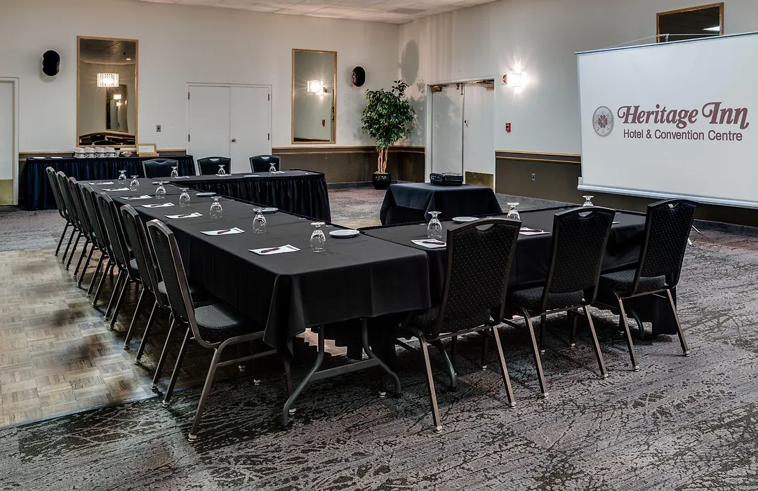 Heritage Inn Hotel & Convention Centre - Pincher Creek-1