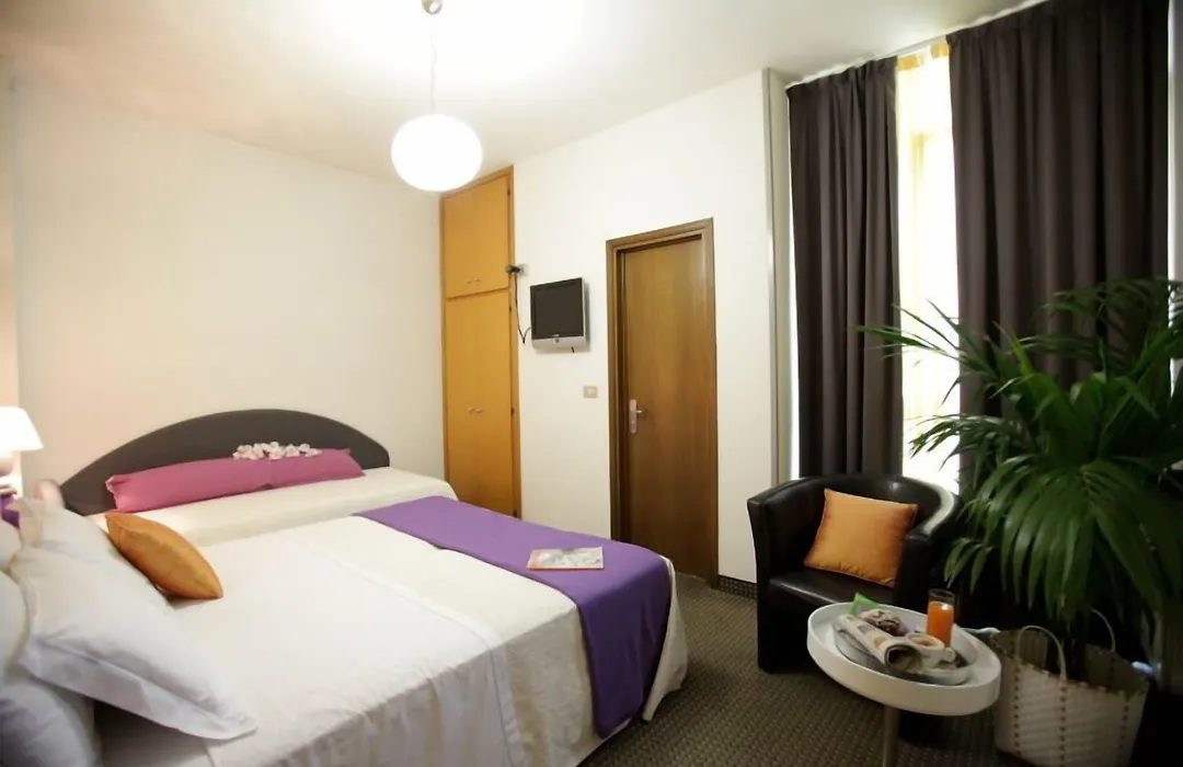 Art Hotel-1