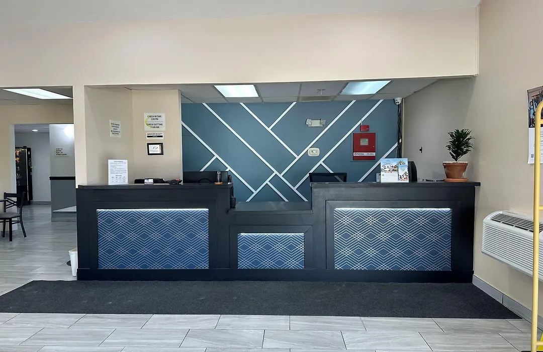 Super 8 By Wyndham Grand Island-1