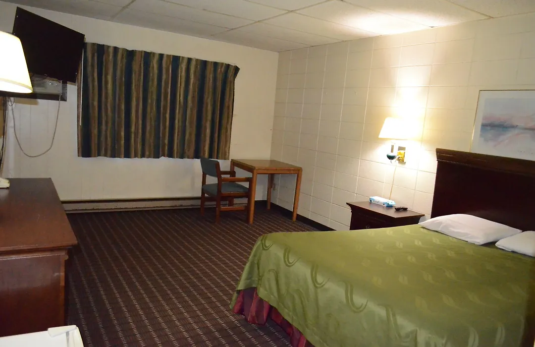 Grand Inn Fargo-1