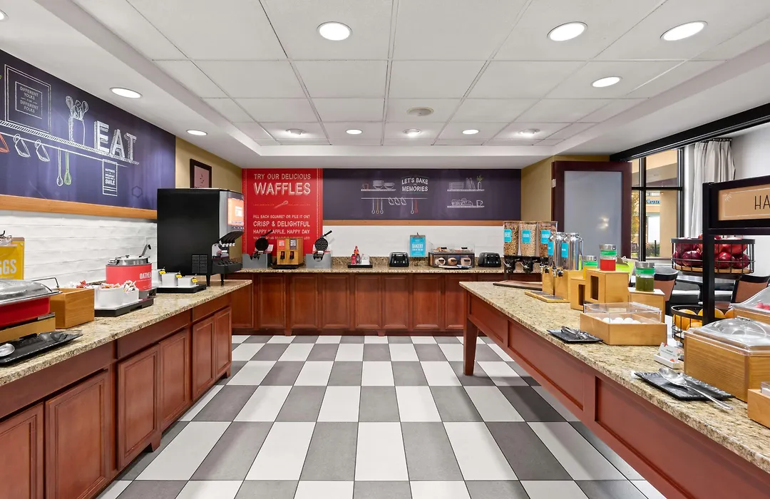 Hampton Inn & Suites Burlington-1