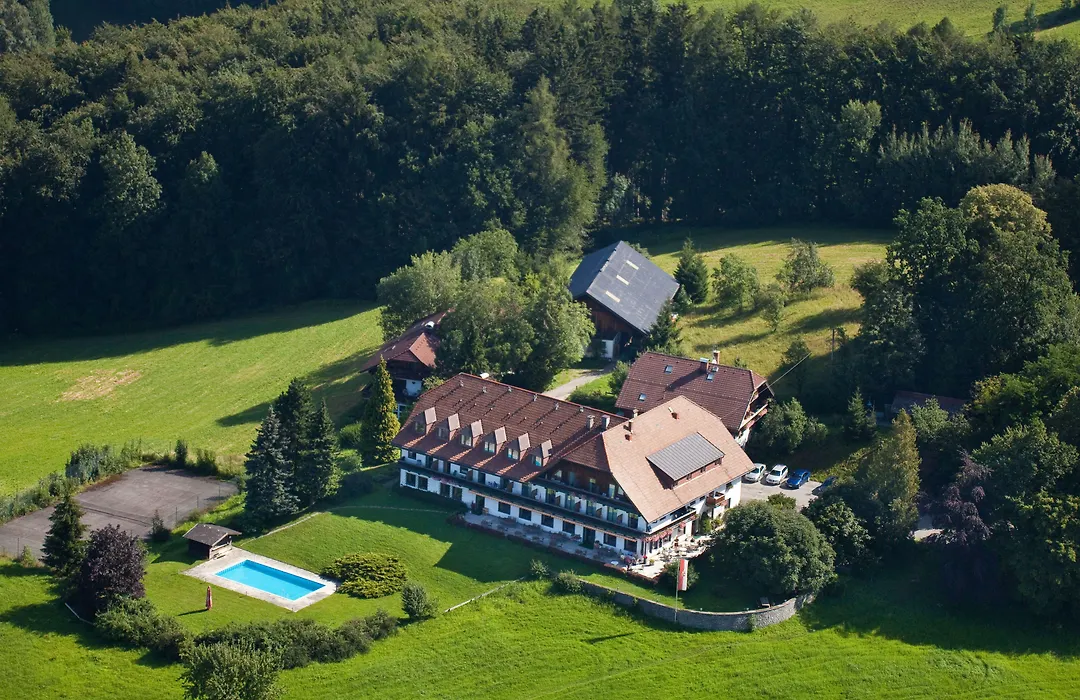 Hotel Schöne Aussicht-1