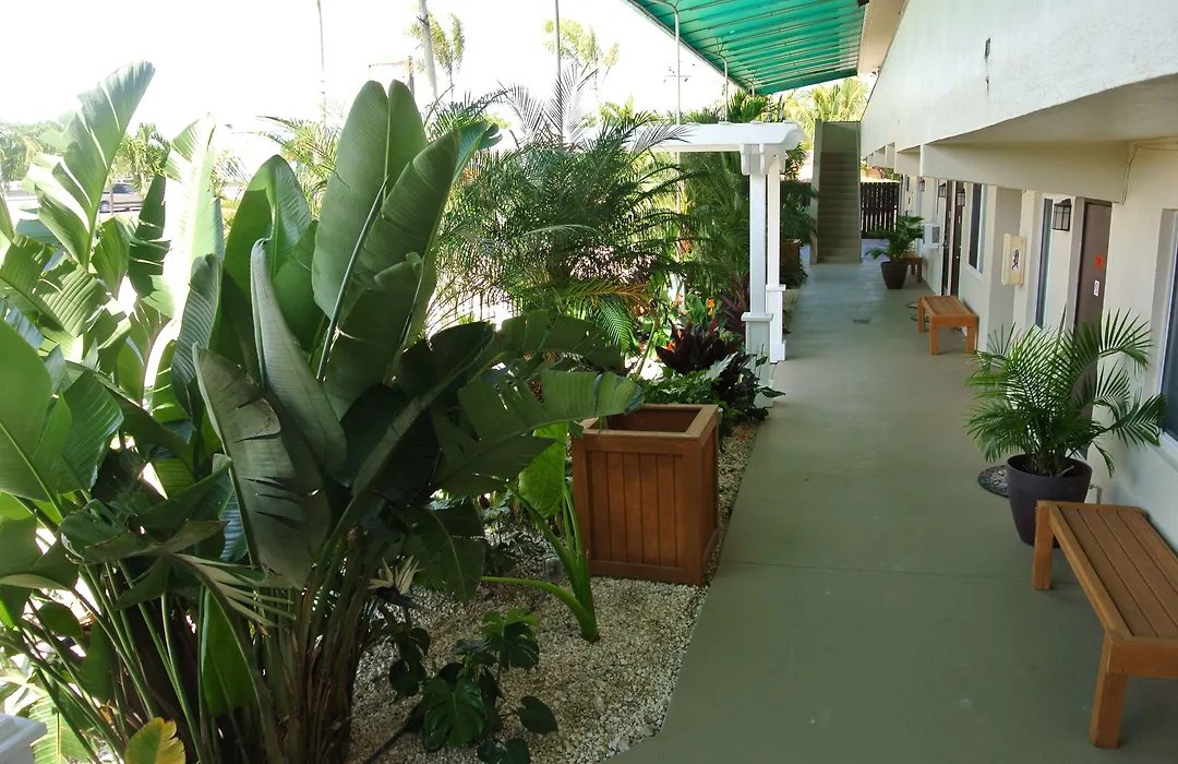 Creekside Inn-1
